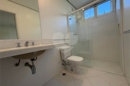 Casa à venda ou para alugar com 4 quartos, sendo 3 suítes, em Alto da Boa Vista, São Paulo, SP