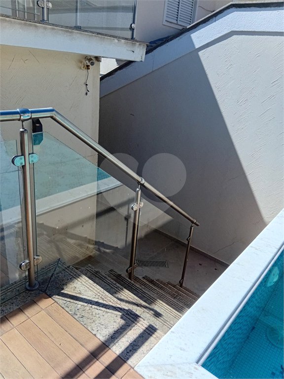 Casa à venda com 3 suítes no condomínio Residencial Jd. Floresta, São Paulo - SP