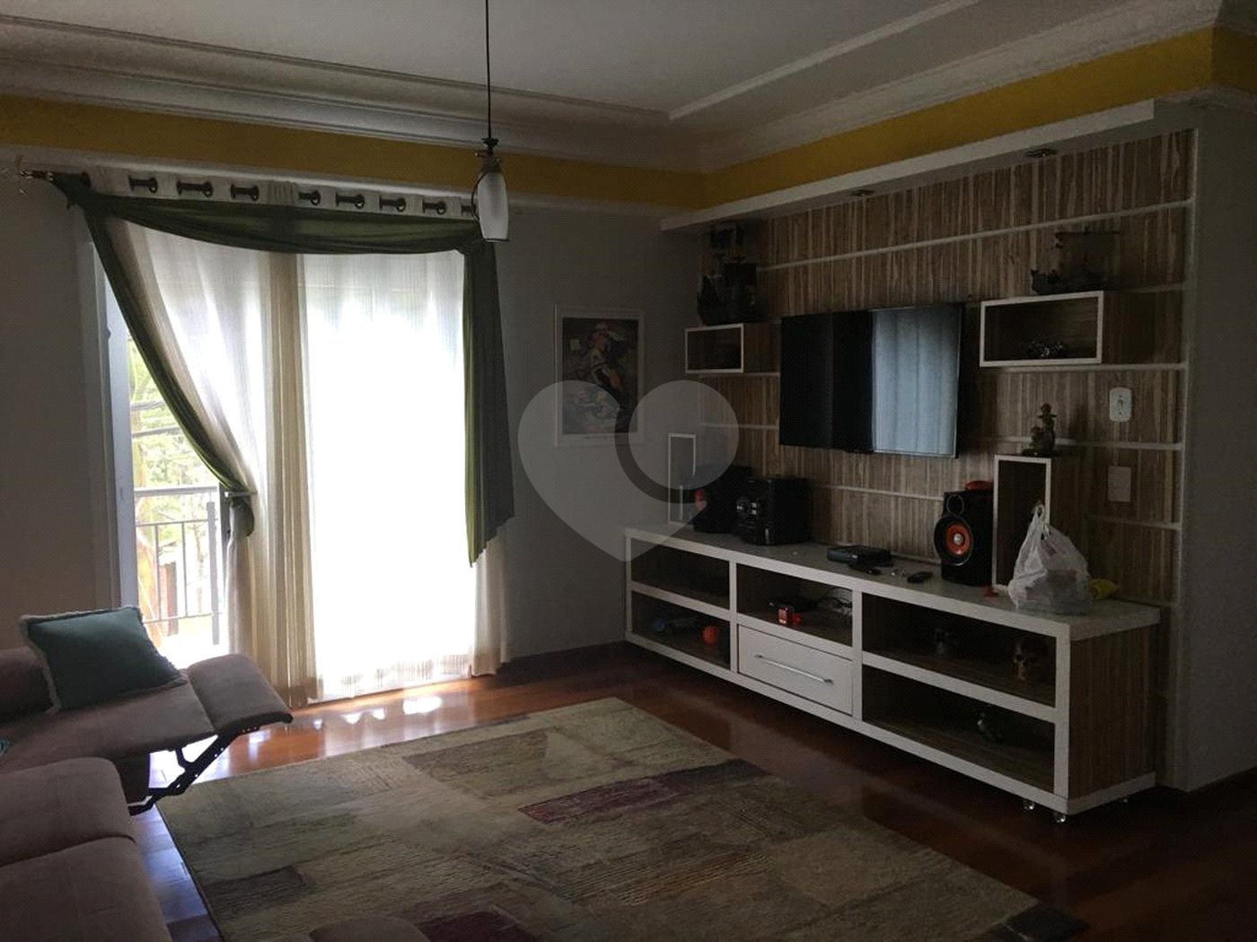 Casa à venda com 3 suítes no condomínio Aruã, Mogi das Cruzes - SP