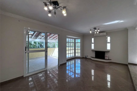 Casa à venda com 3 quartos, sendo 1 suíte,  no condomínio Villagio da Granja, Cotia - SP
