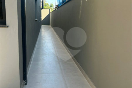 Sobrado à venda com 3 quartos, sendo 1 suíte, em Jardim Brasil, São Roque, SP