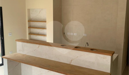 Casa à venda com 3 suítes em Vila Petrópolis, Atibaia, SP
