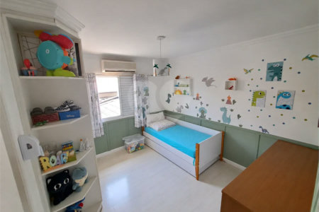 Casa à venda no Condomínio Estância Marambaia, Vinhedo | 3 suítes, piscina e terreno de 810 m²