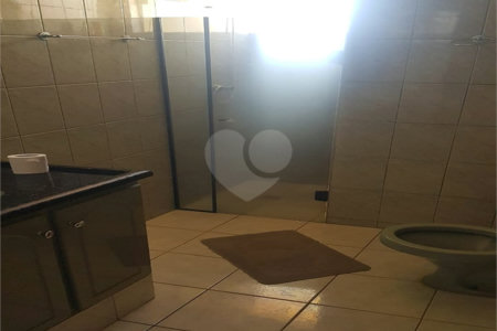 Sobrado à Venda no Parque Fehr – 3 Dormitórios e Área Gourmet em Rua Tranquila
