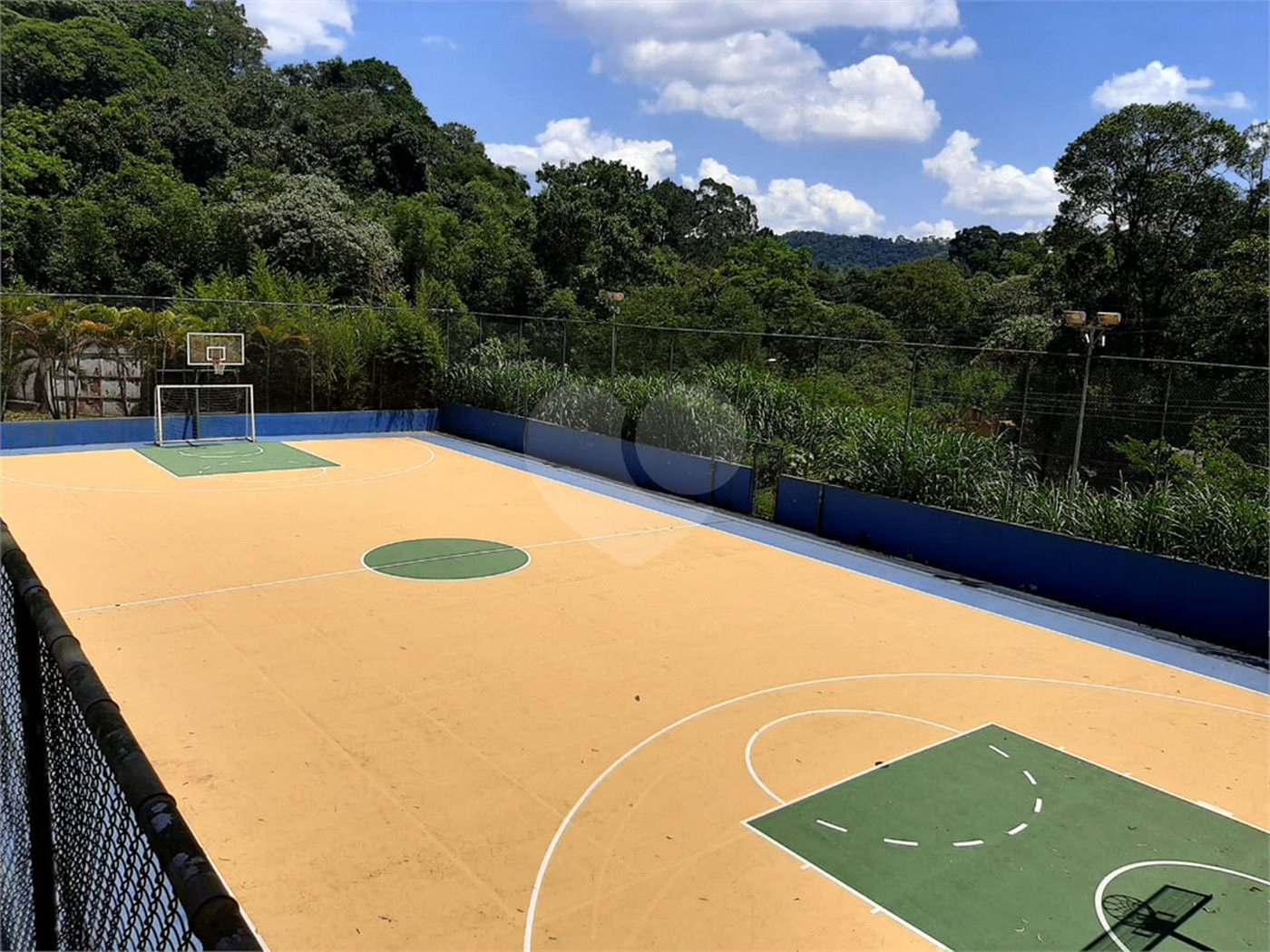 Sobrado à venda com 4 suítes em Roseira, Mairiporã, SP