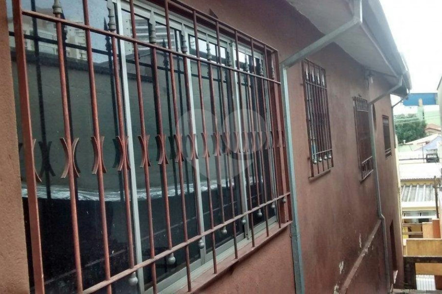 Casa à venda com 6 quartos, sendo 2 suítes,  no condomínio Doutor Francisco Ranieri, São Paulo - SP