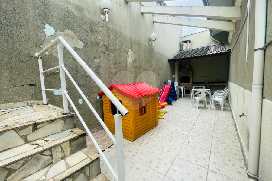 Casa à venda com 3 quartos, sendo 1 suíte,  no condomínio Rafaela I, São Paulo - SP