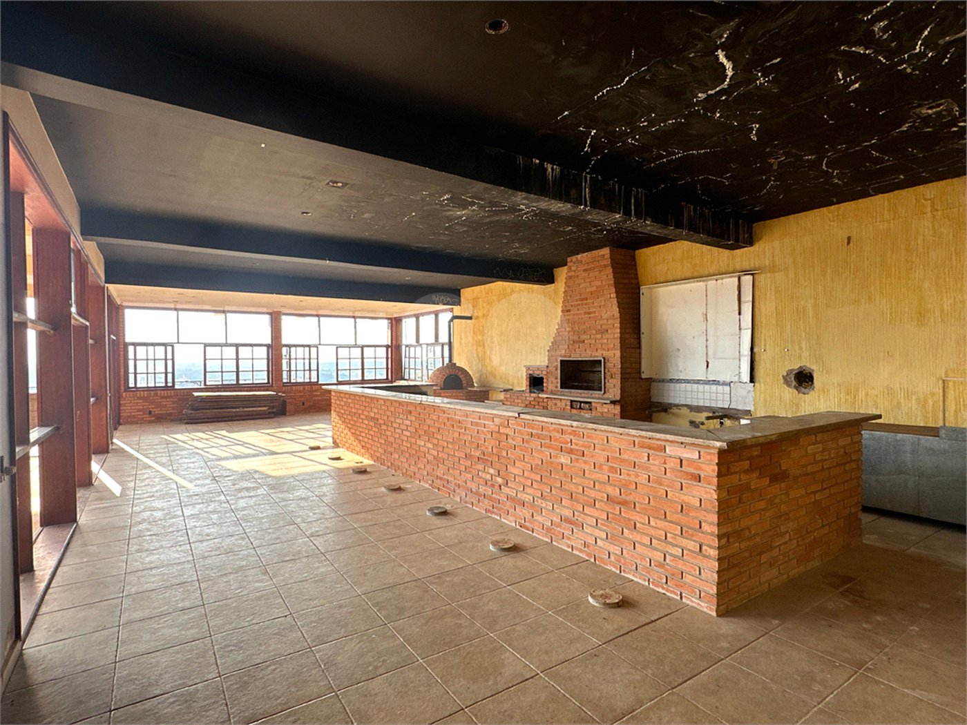 Casa à venda com 14 quartos, sendo 10 suítes, em Observatório, Vinhedo, SP