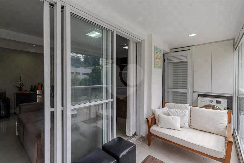 Apartamento à venda com 2 quartos, sendo 1 suíte,  em Vila Andrade, São Paulo, SP