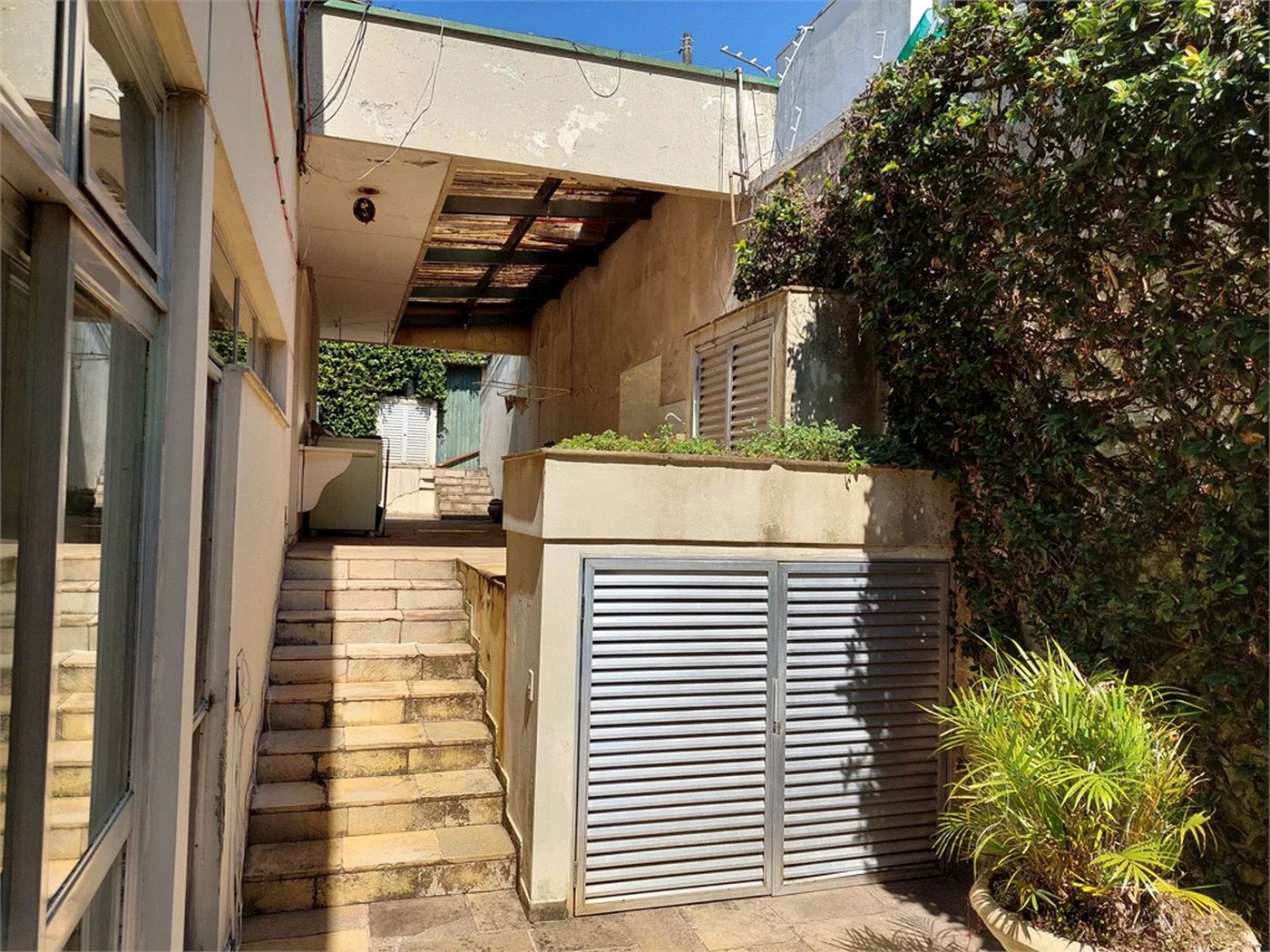 Casa à venda com 3 suítes em Jardim Leonor, São Paulo, SP