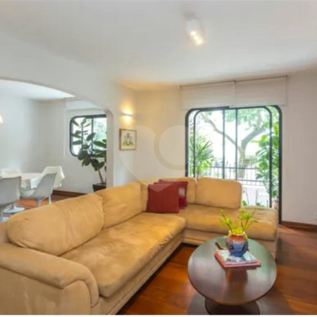 Duplex à venda com 5 quartos, sendo 4 suítes,  em Cerqueira César, São Paulo, SP