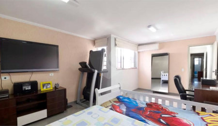 Sobrado à venda com 4 quartos, sendo 2 suítes,  em Vila Pompéia, São Paulo, SP