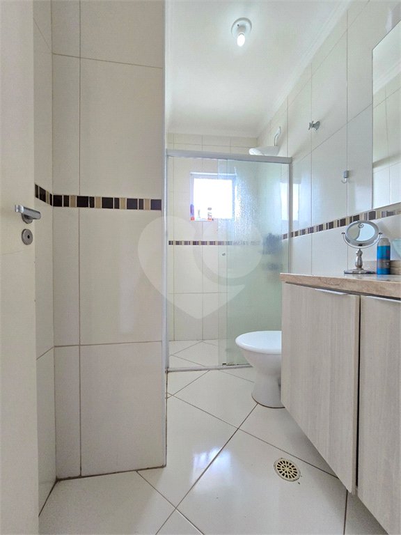 Casa à venda com 3 quartos, sendo 1 suíte, no condomínio Rafaela I, São Paulo - SP