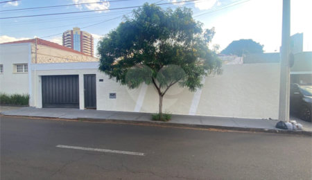 Casa à venda com 3 quartos, sendo 1 suíte,  no Centro, Araraquara, SP