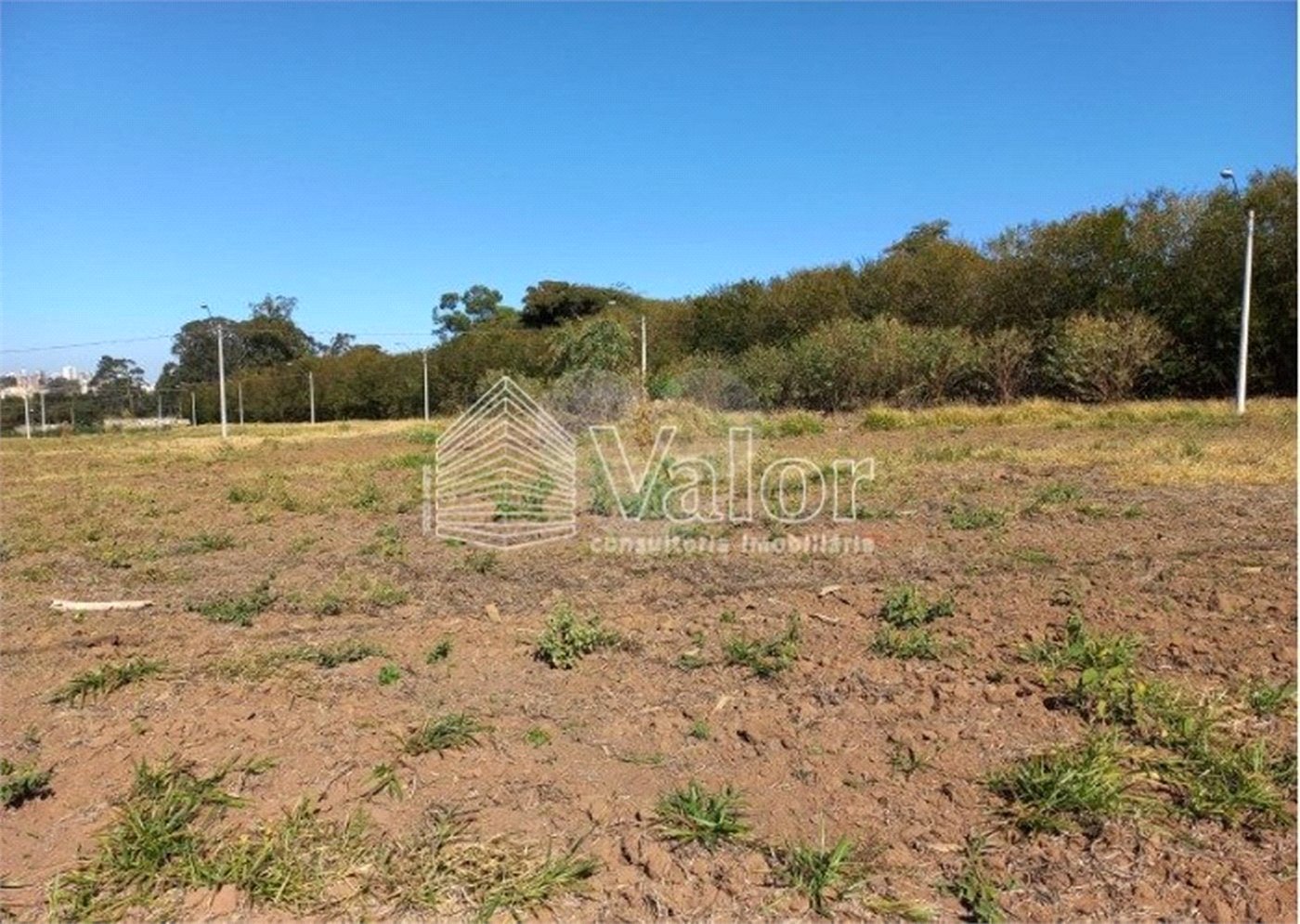 Terreno com 286,00 m² de área total.