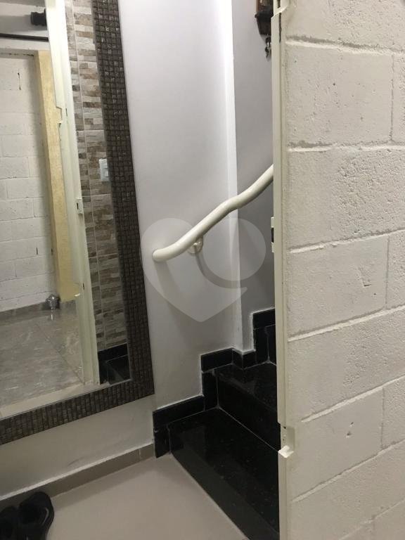 Casa à venda com 2 quartos, sendo 1 suíte, no condomínio Res Santa Inês, São Paulo - SP