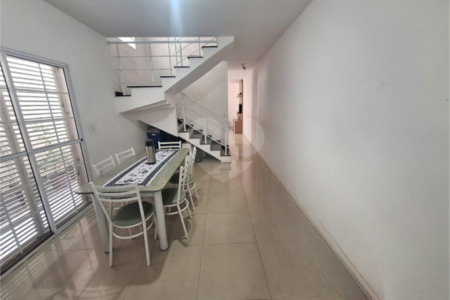 Sobrado à venda com 3 quartos, sendo 1 suíte, em Vila Campanela, São Paulo, SP