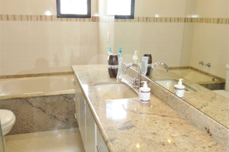 Apartamento à venda com 4 quartos, sendo 3 suítes,  em Saúde, São Paulo, SP