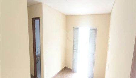 Sobrado à venda com 3 quartos, sendo 1 suíte,  em Cidade São Francisco, São Paulo, SP