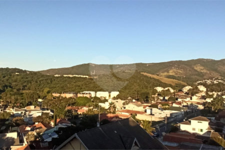 Casa à venda com 2 suítes em Jardim Santo Antônio, Atibaia, SP