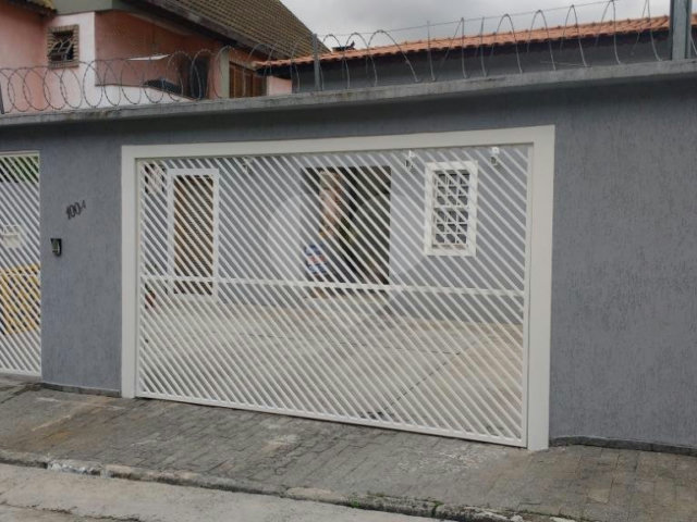 Sobrado à venda com 3 quartos, sendo 1 suíte,  em Tremembé, São Paulo, SP