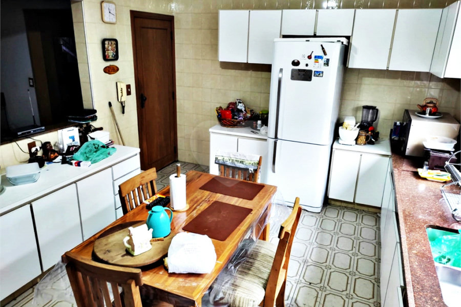 Sobrado à venda com 5 quartos, sendo 2 suítes, em Vila Nova Cachoeirinha, São Paulo, SP