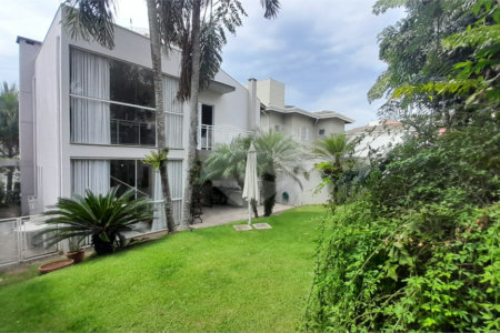 Casa à venda com 3 quartos, sendo 1 suíte, no condomínio Residencial Itatiba Country Club, Itatiba - SP
