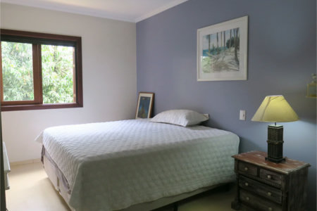 Casa à venda com 4 quartos, sendo 2 suítes, no condomínio Vila das Flores, São Paulo - SP