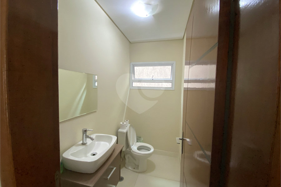 Sobrado à venda com 3 quartos, sendo 1 suíte,  em Jardim Vila Galvão, Guarulhos, SP
