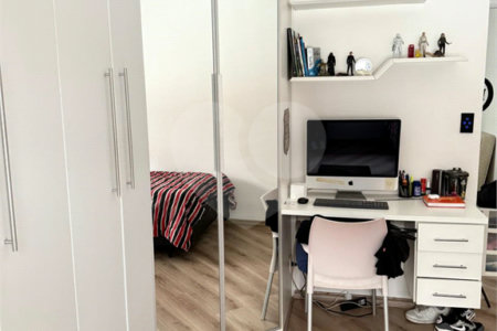 Sobrado à venda com 3 quartos, sendo 1 suíte, em Vila Irmãos Arnoni, São Paulo, SP