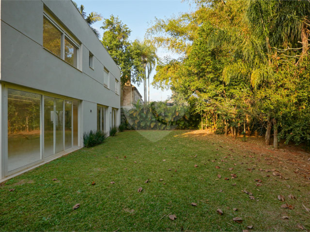 Casa para alugar com 4 suítes no condomínio Hípica Garden, São Paulo - SP