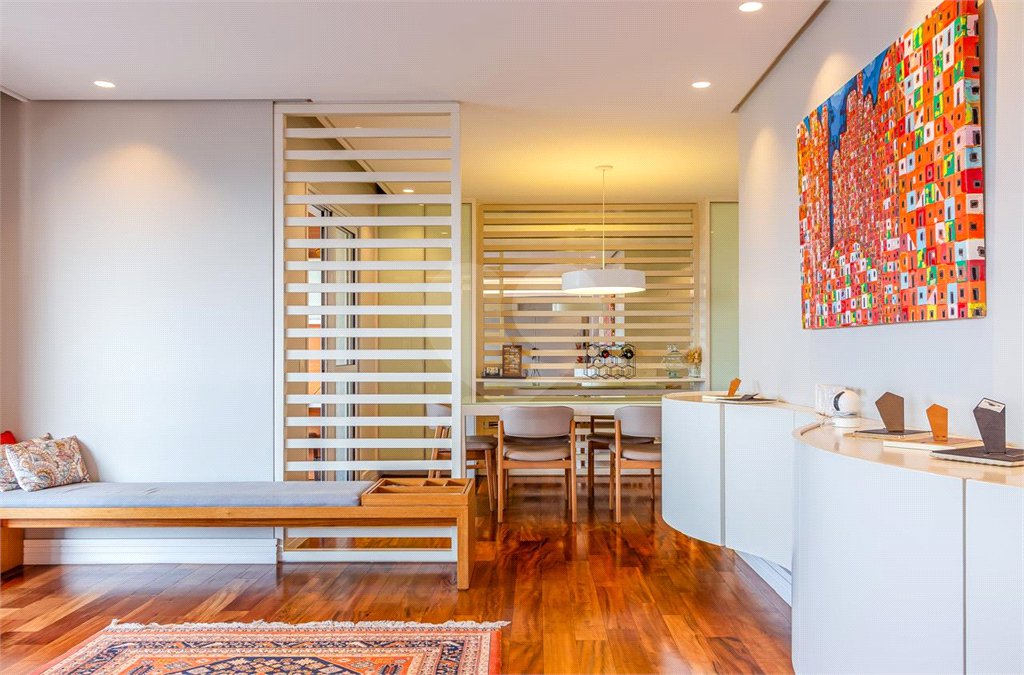 Apartamento à venda com 4 quartos, sendo 3 suítes,  em Real Parque, São Paulo, SP