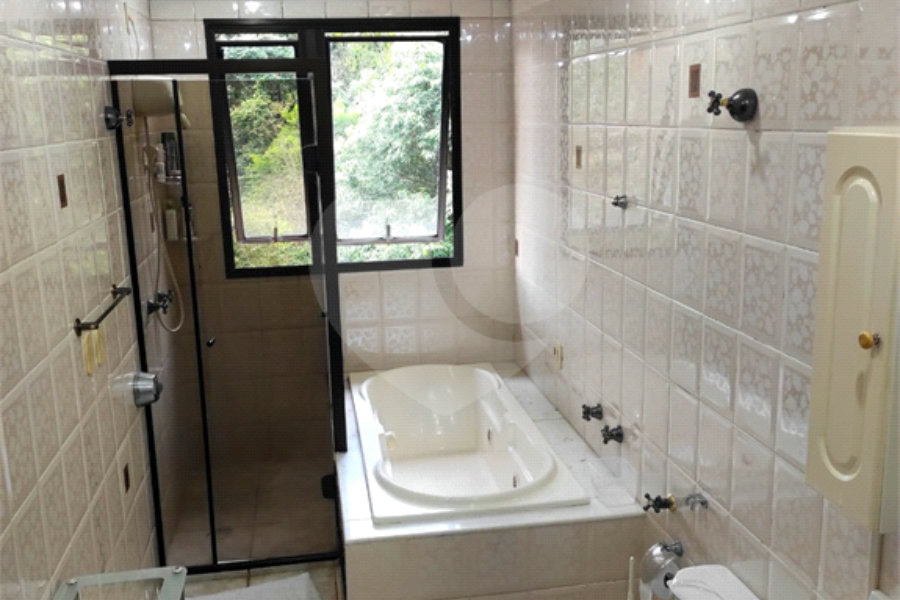 Sobrado à venda com 3 quartos, sendo 1 suíte, em Serra da Cantareira, Mairiporã, SP