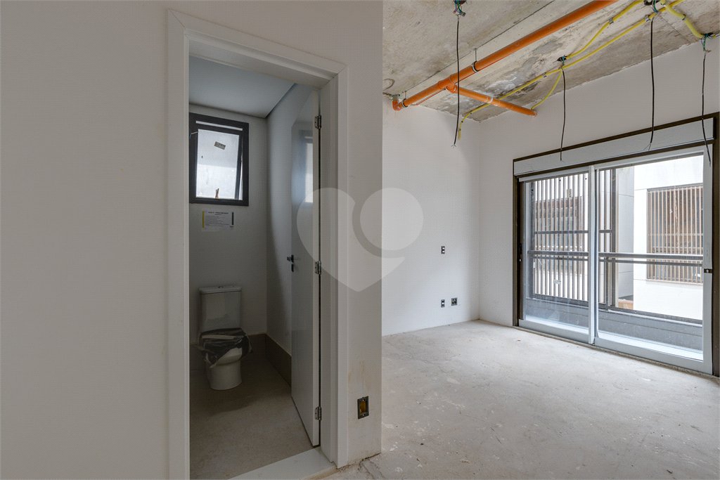 Casa à venda com 4 quartos, sendo 3 suítes, no condomínio Jardim Chapel, São Paulo - SP