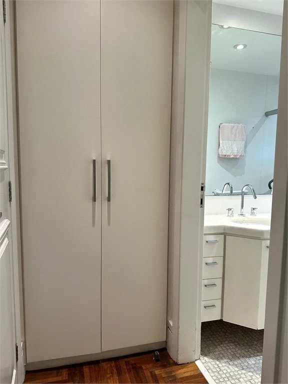 Apartamento à venda com 4 quartos, sendo 3 suítes, em Vila Andrade, São Paulo, SP