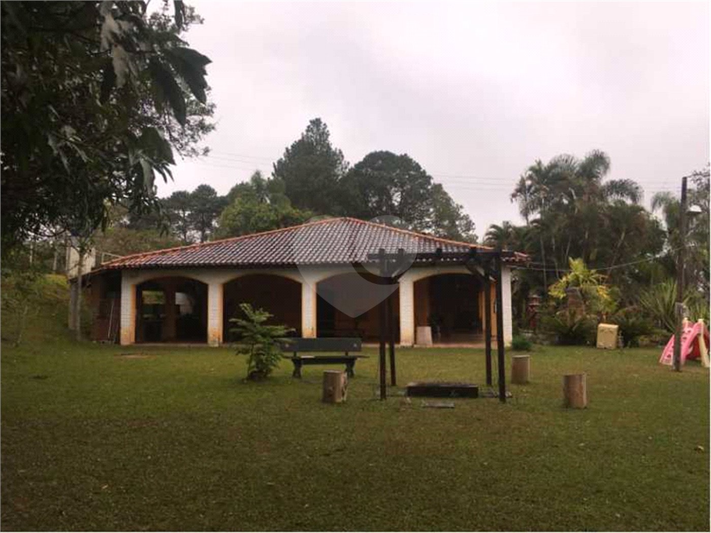Sítio à venda com 5 quartos, sendo 4 suítes,  em Cocuera, Mogi das Cruzes, SP