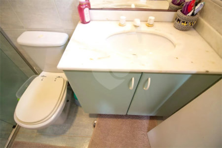 Casa à venda com 4 quartos, sendo 3 suítes, no condomínio Residencial Sans Souci, São Paulo - SP
