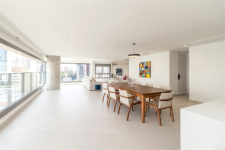 Apartamento à venda com 3 suítes em Campo Belo, São Paulo, SP