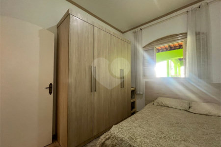 Casa à venda com 2 quartos, sendo 1 suíte, no Centro, Sarapuí, SP