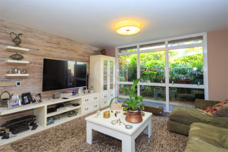 Casa Térrea à venda com 4 quartos, sendo 2 suítes, em Jardim Petrópolis, São Paulo, SP