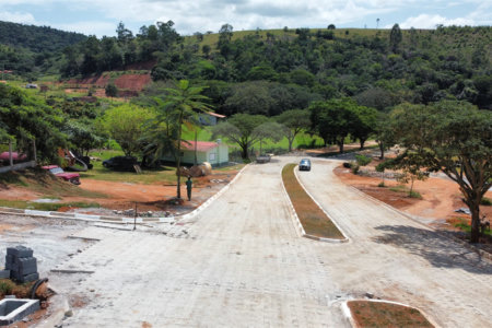 Terrenos de 300 metros em condomínio fechado e prontos para construir na região de Atibaia