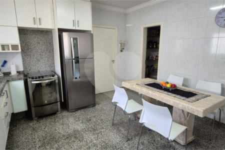Casa à venda com 5 quartos, sendo 4 suítes, no condomínio Residencial Vilazul, Sorocaba - SP