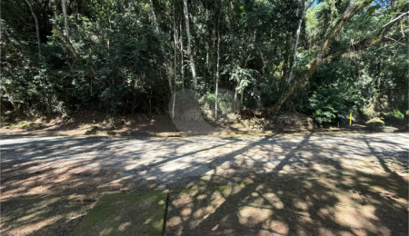 Terreno à venda no condomínio Alpes da Cantareira, Mairiporã - SP