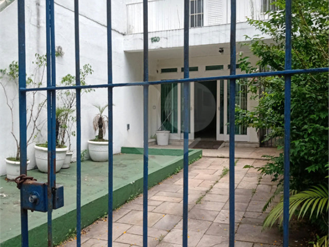 Sobrado à venda com 3 quartos em Alto da Boa Vista, São Paulo, SP