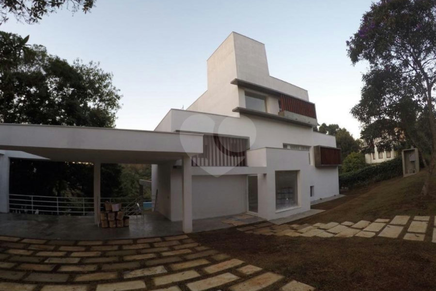 Sobrado à venda com 3 suítes em Seerra da Cantareira, Mairiporã, SP