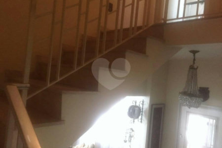 Sobrado à venda com 4 quartos, sendo 1 suíte, em Vila Mariana, São Paulo, SP