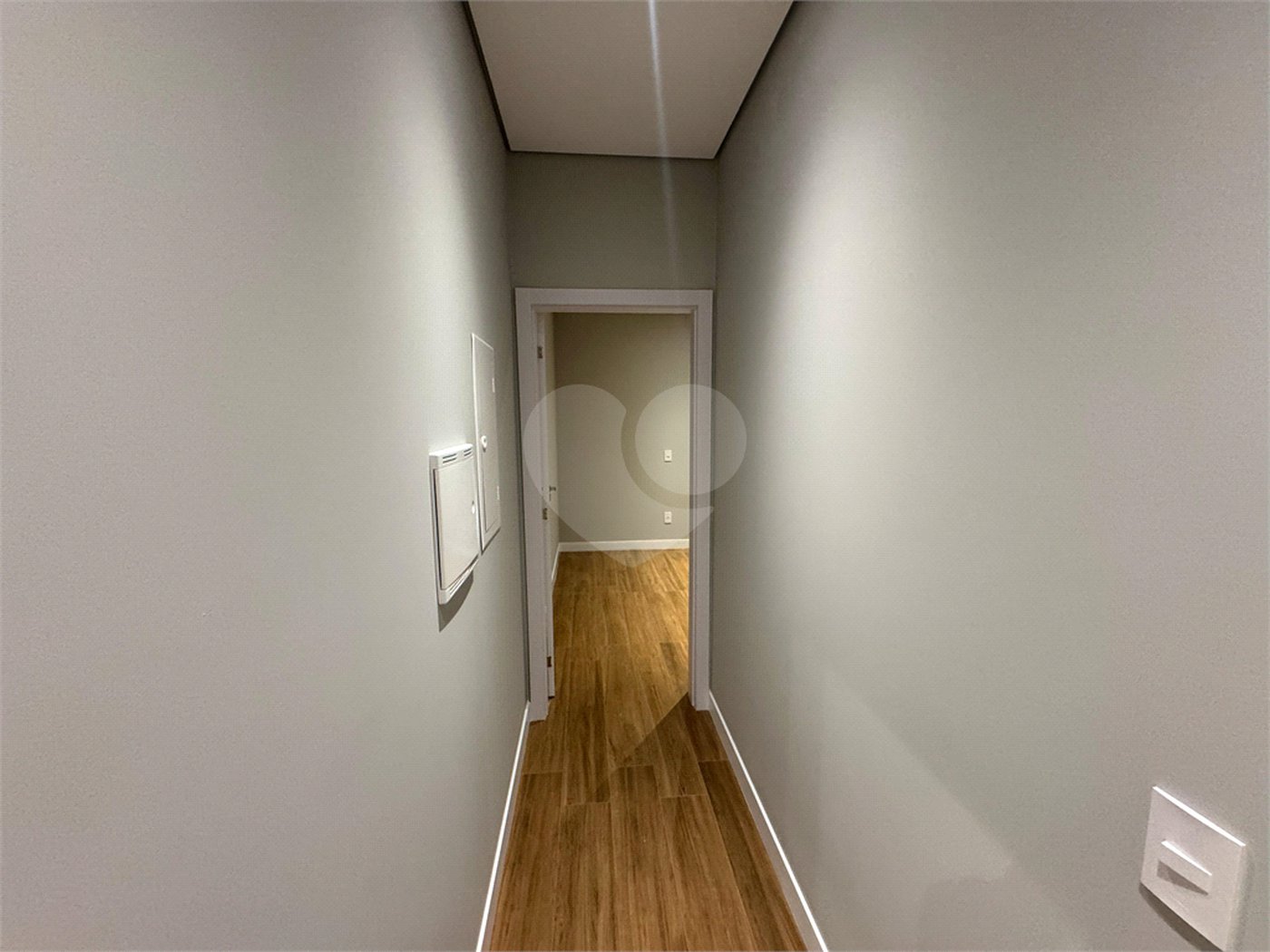 CASA A VENDA COM 3 DORMITÓRIOS, SENDO 1 SUITE NO SESIDENCIAL VILLENEUVE