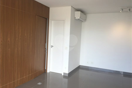 EXCELENTE APARTAMENTO PARA LOCAÇÃO NO ITAIM BIBI, 70 M2, 1 SUITE, 2 BANHEIROS, 2 VAGAS