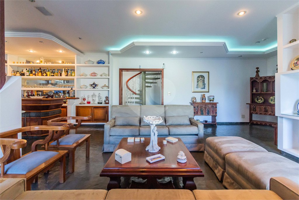 Casa à venda com 4 quartos, sendo 2 suítes, em Jardim Franca, São Paulo, SP