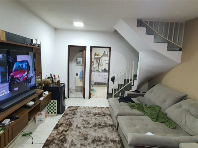Casa à venda com 3 quartos, sendo 1 suíte,  no condomínio Primavera, São Paulo - SP